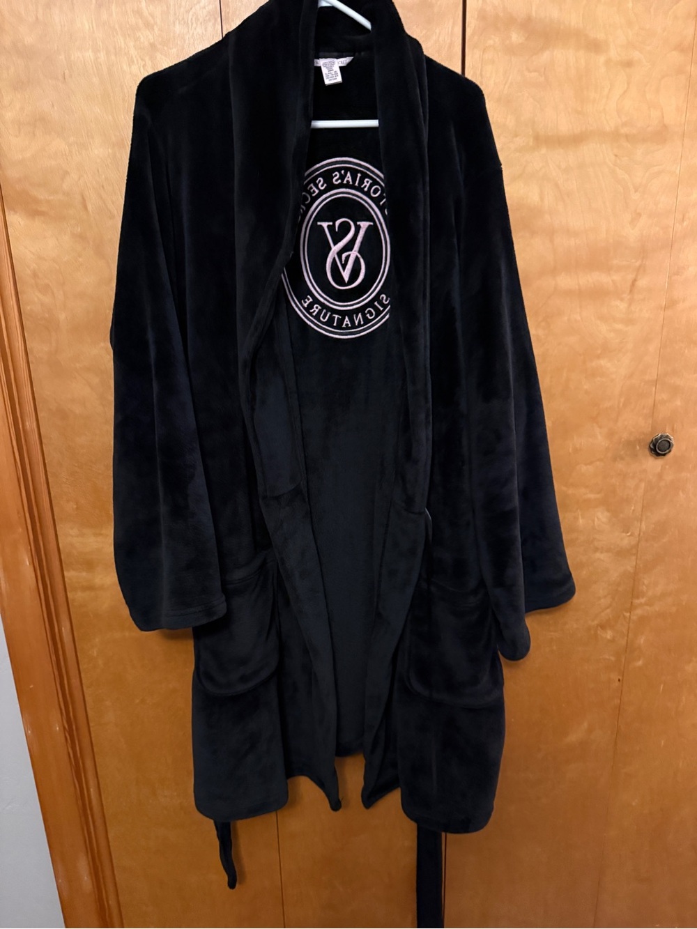 Victorias Secret Cozy Plush Robe Black with Pink Logo size XL